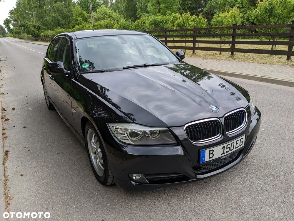 BMW Seria 3 318i Edition Exclusive - 18