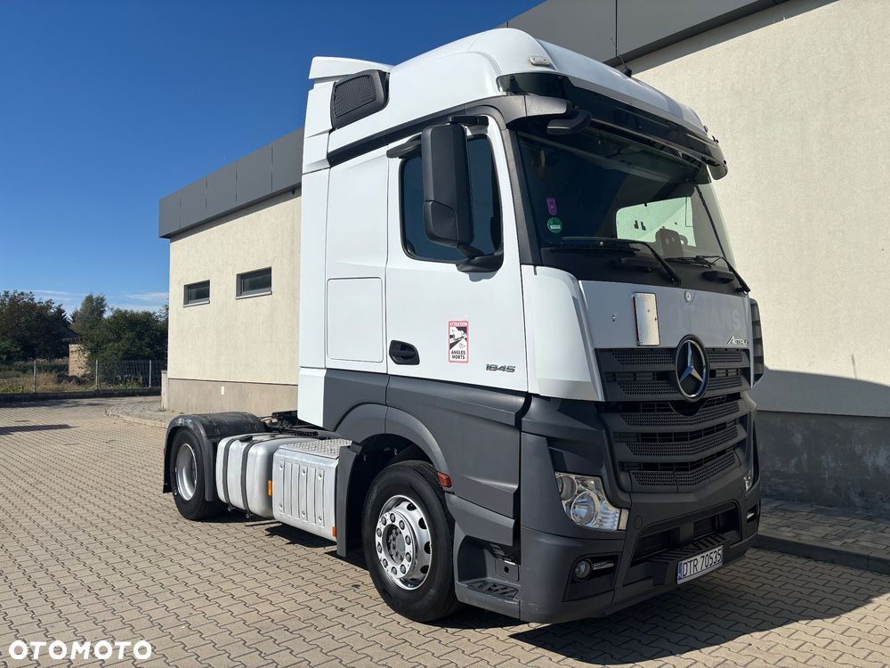 Mercedes-Benz Actros - 1