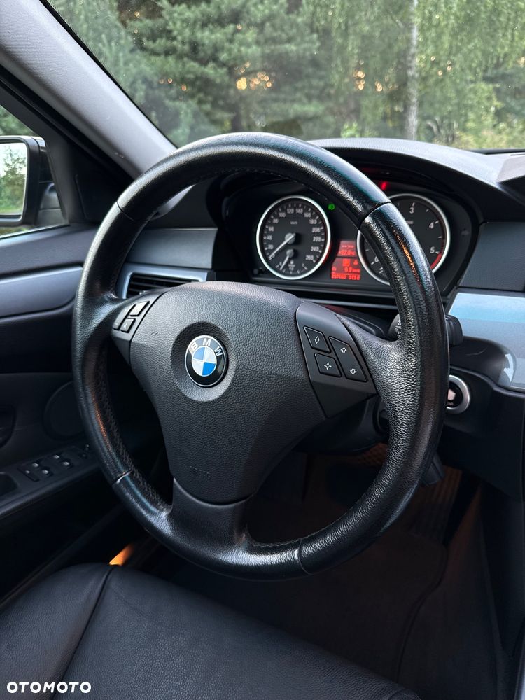 BMW Seria 5 520d - 26