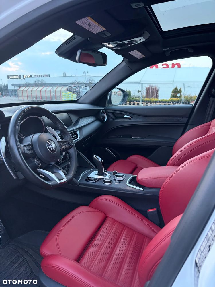 Alfa Romeo Stelvio 2.0 Turbo 16V AT8-Q4 Sprint - 6