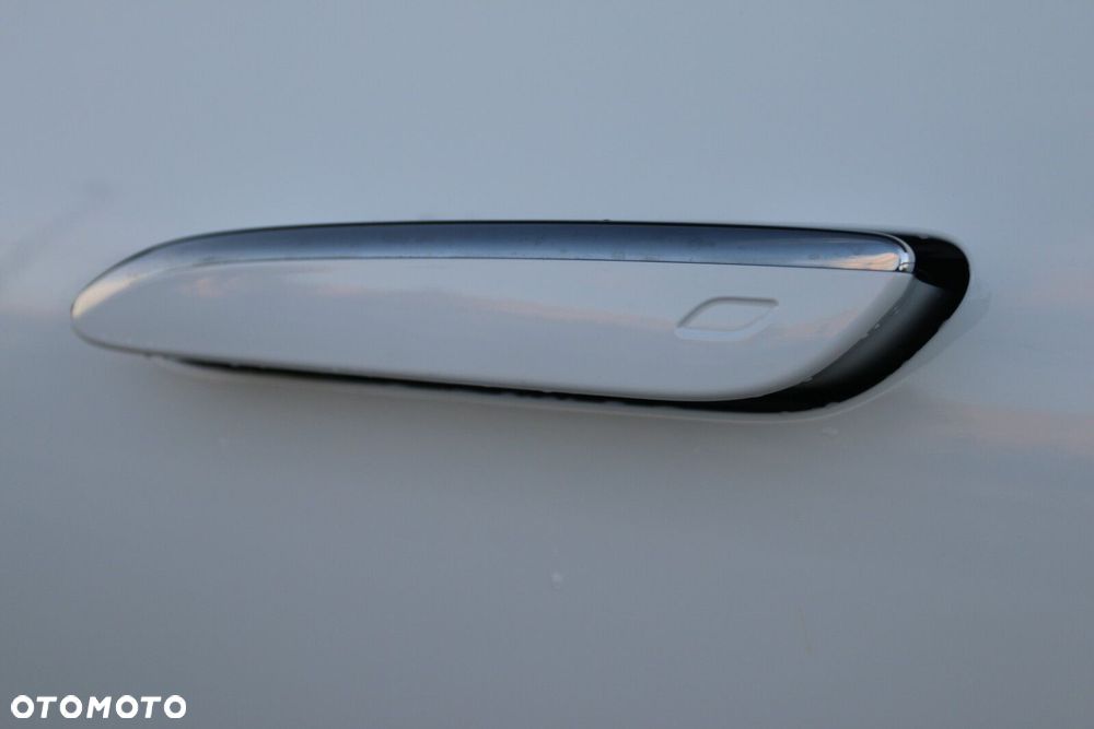 Mercedes-Benz GLB - 16