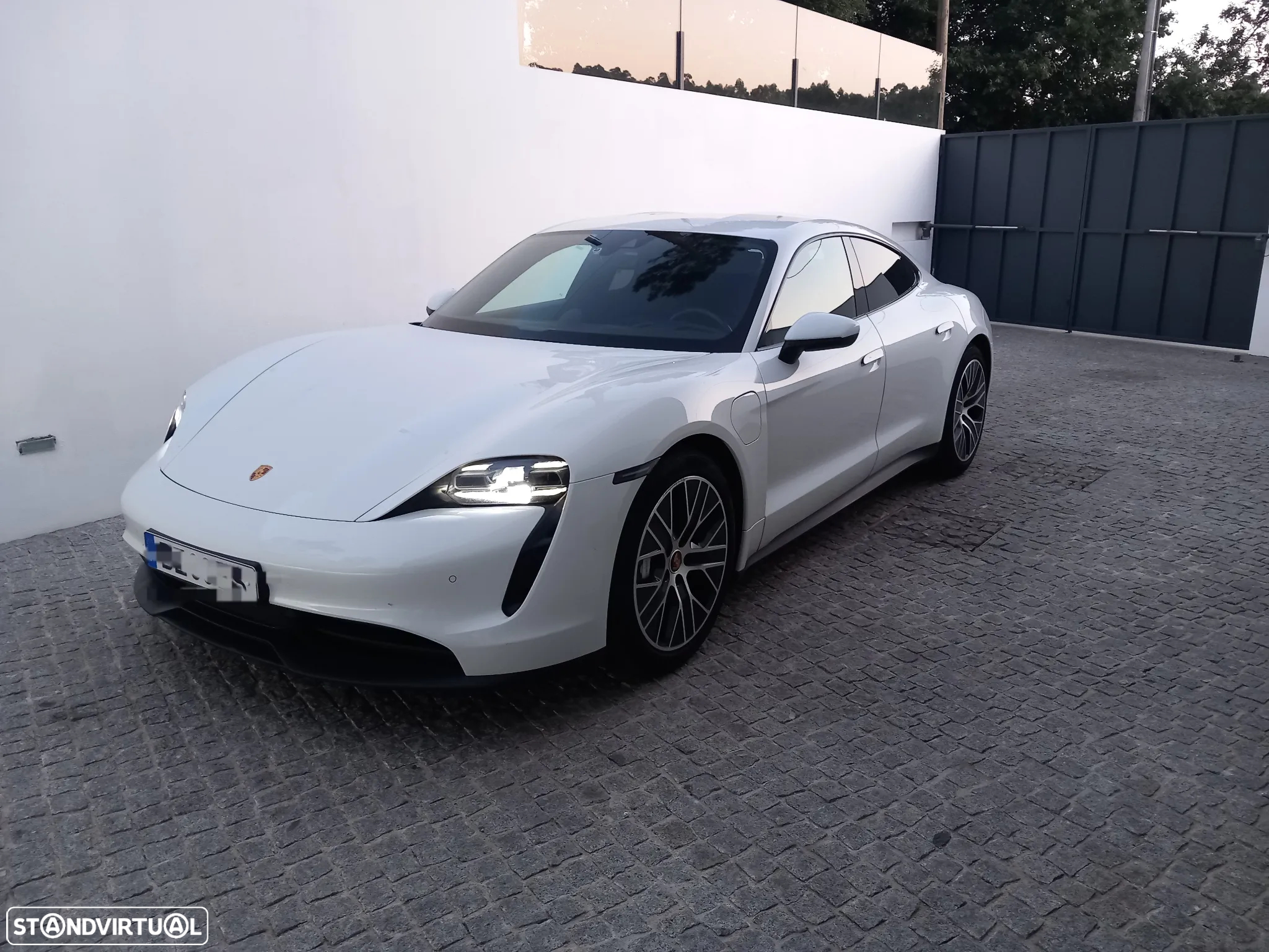 Porsche Taycan - 2