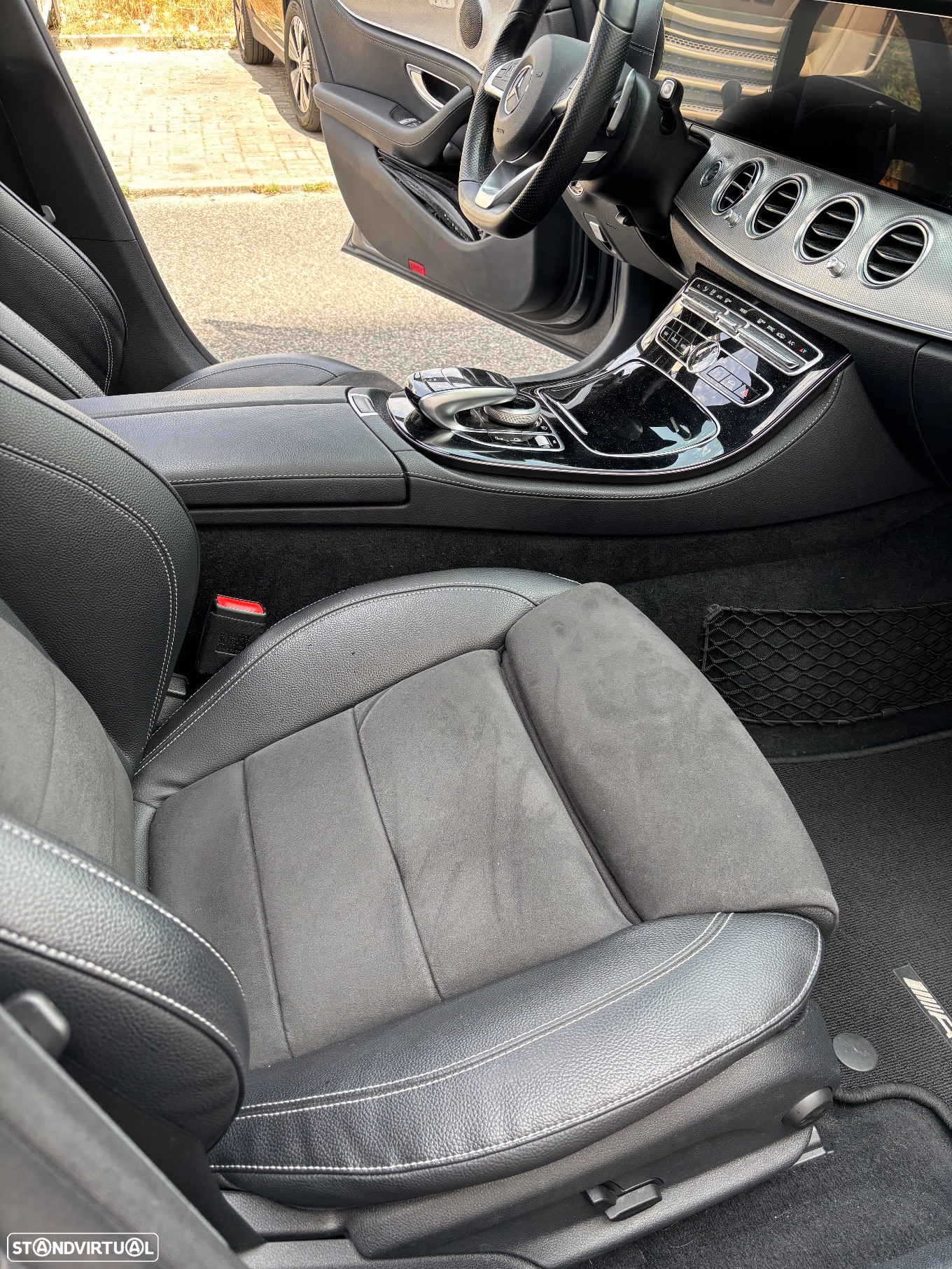 Mercedes-Benz E 220 d AMG - 15