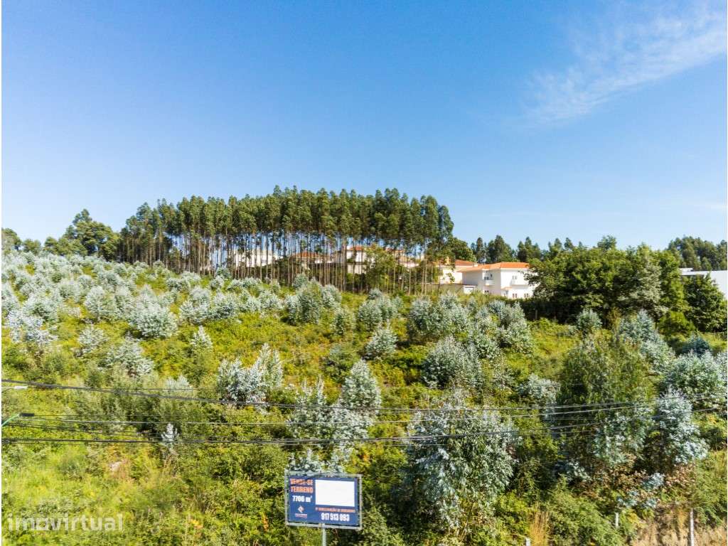 Terreno com área de 7706m2, para construção de 14 moradias em Nogue... - Grande imagem: 3/15