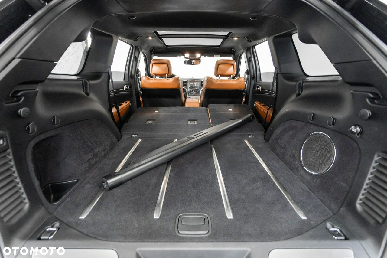Jeep Grand Cherokee - 29