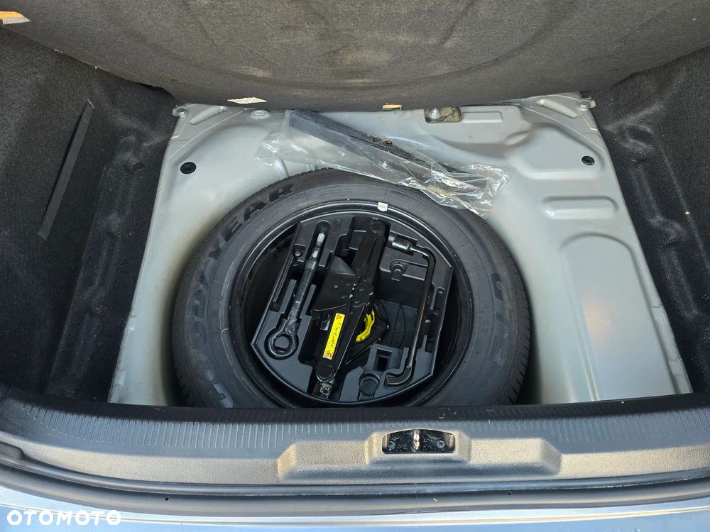 Peugeot 207 - 12