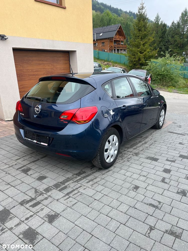 Opel Astra - 4