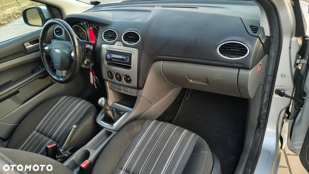Ford Focus 1.6 16V Style - 16