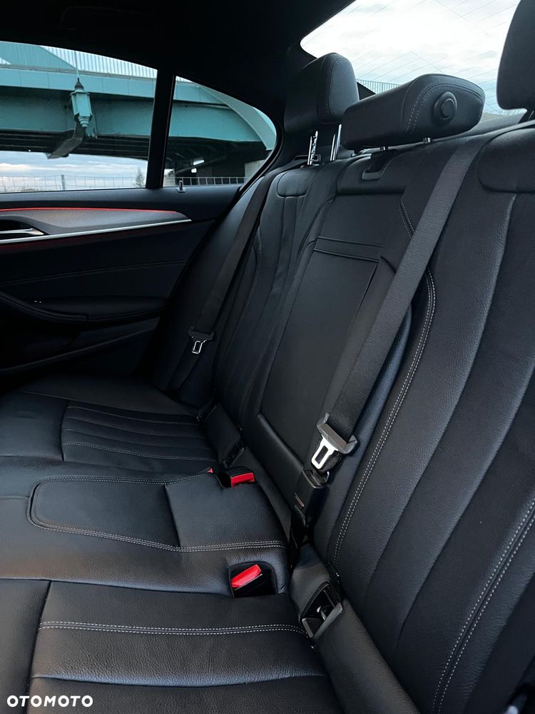 BMW Seria 5 540d xDrive Sport - 9