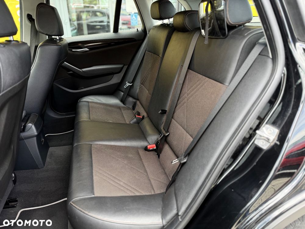 BMW X1 sDrive18d xLine - 11