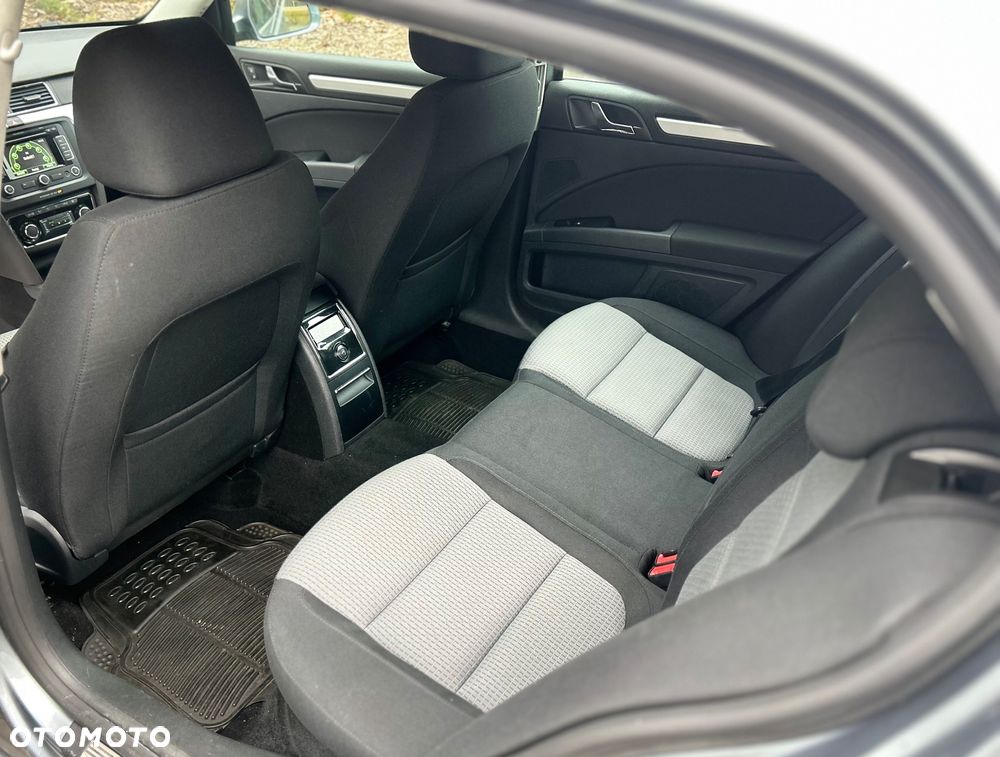 Skoda Superb 1.6 TDI Exclusive - 11