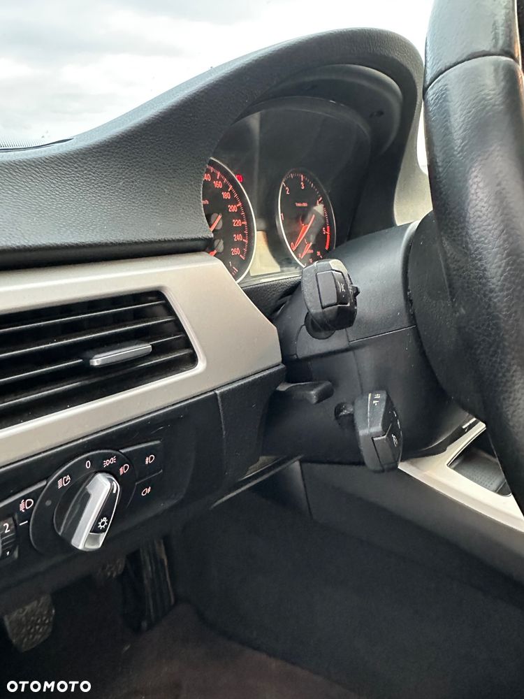BMW Seria 3 320d DPF - 12