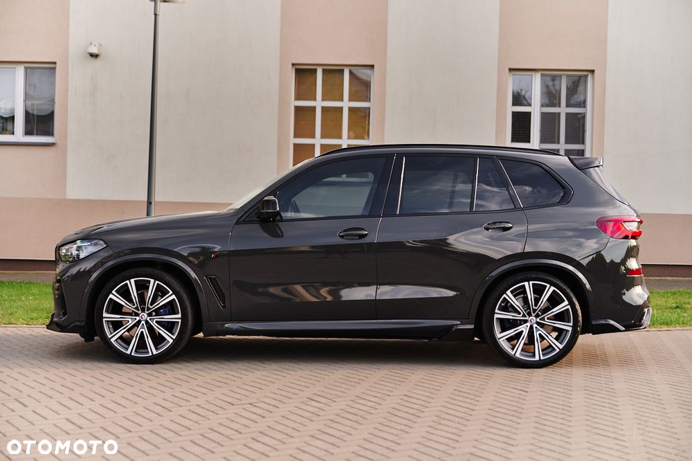 BMW X5 M M50i - 11