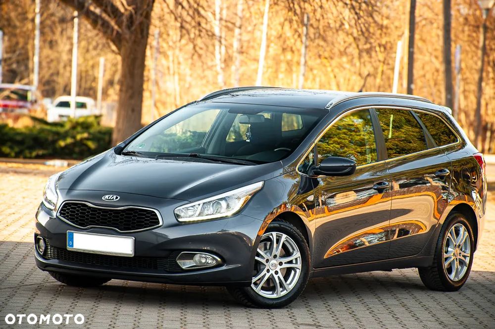 Kia Ceed - 11