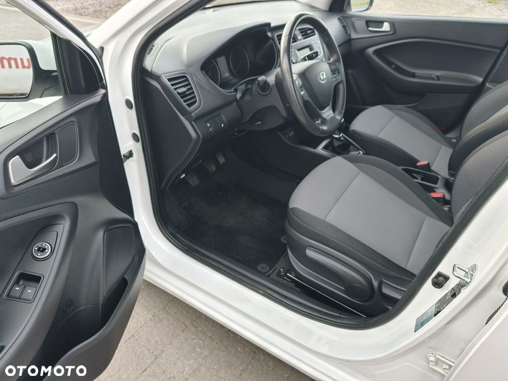 Hyundai i20 - 19