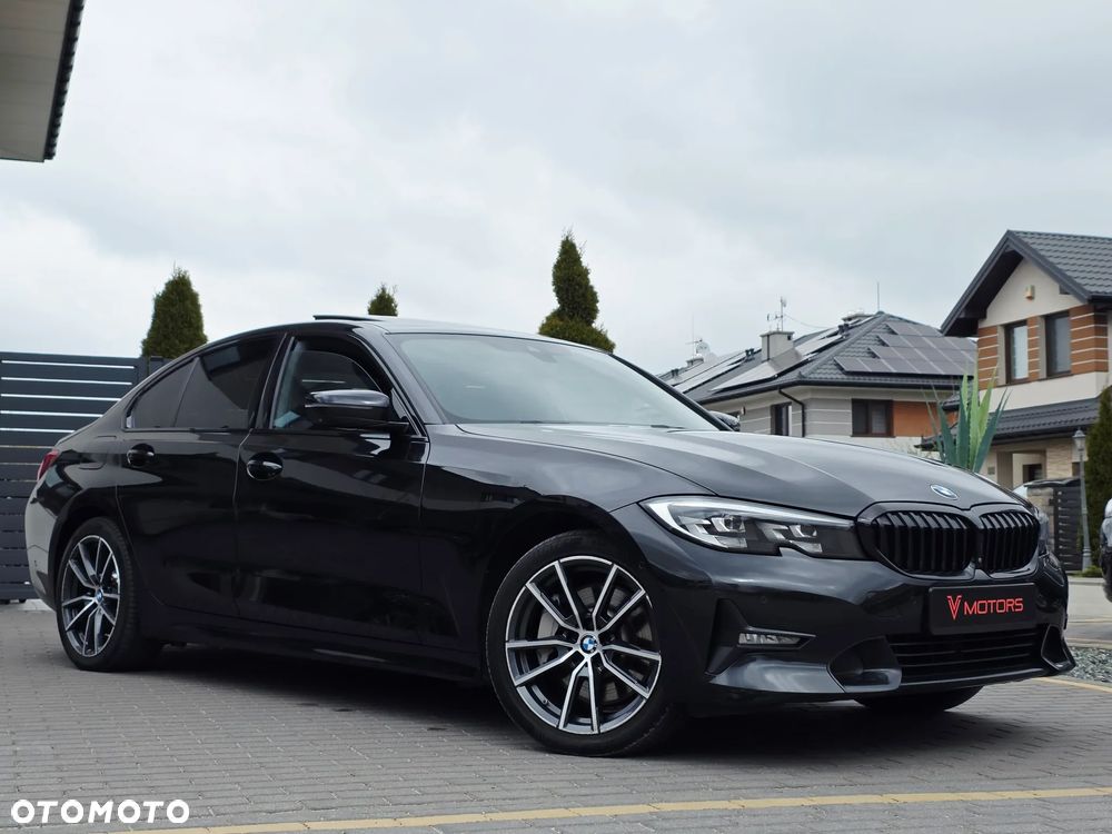BMW Seria 3 330e Sport Line - 33