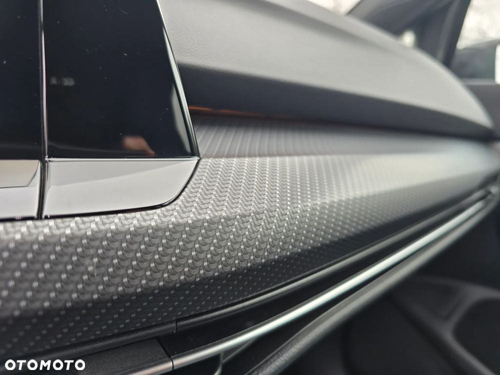 Volkswagen Golf 1.5 eTSI OPF DSG R-Line - 34