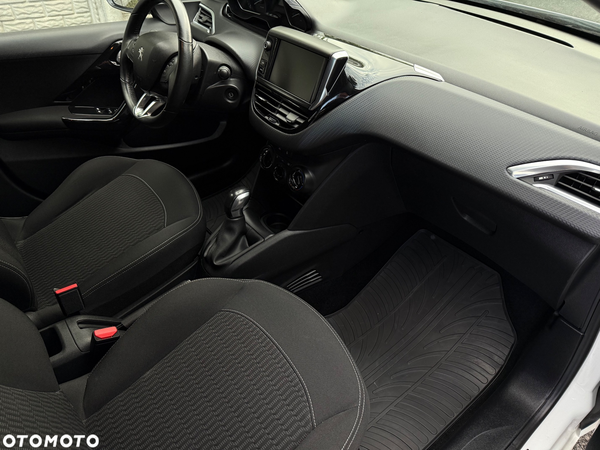 Peugeot 208 1.2 PureTech Style - 32