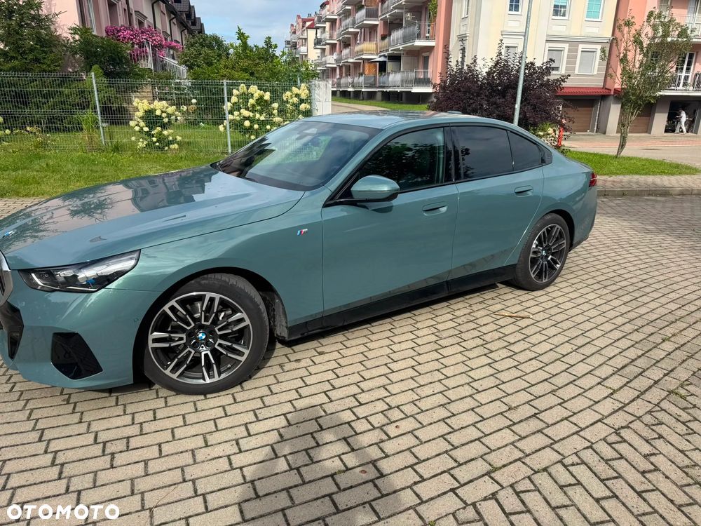 BMW Seria 5 520i mHEV - 6