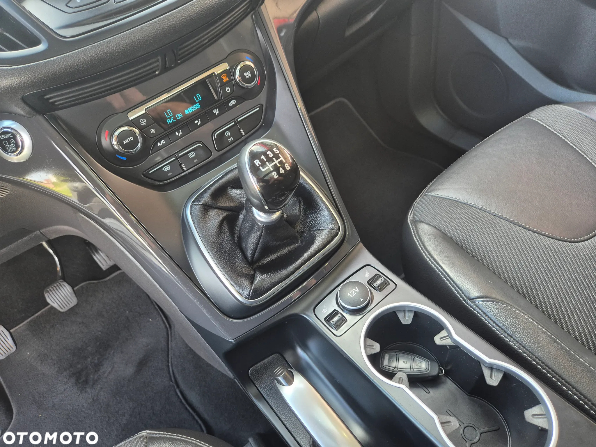 Ford Kuga 2.0 TDCi 2x4 Titanium - 37