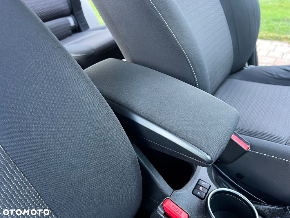 Toyota Verso 1.8 Premium EU5 MS - 27