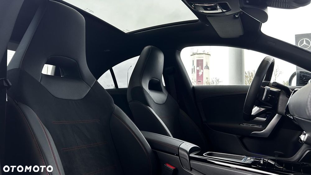 Mercedes-Benz CLA 200 AMG Line 7G-DCT - 24