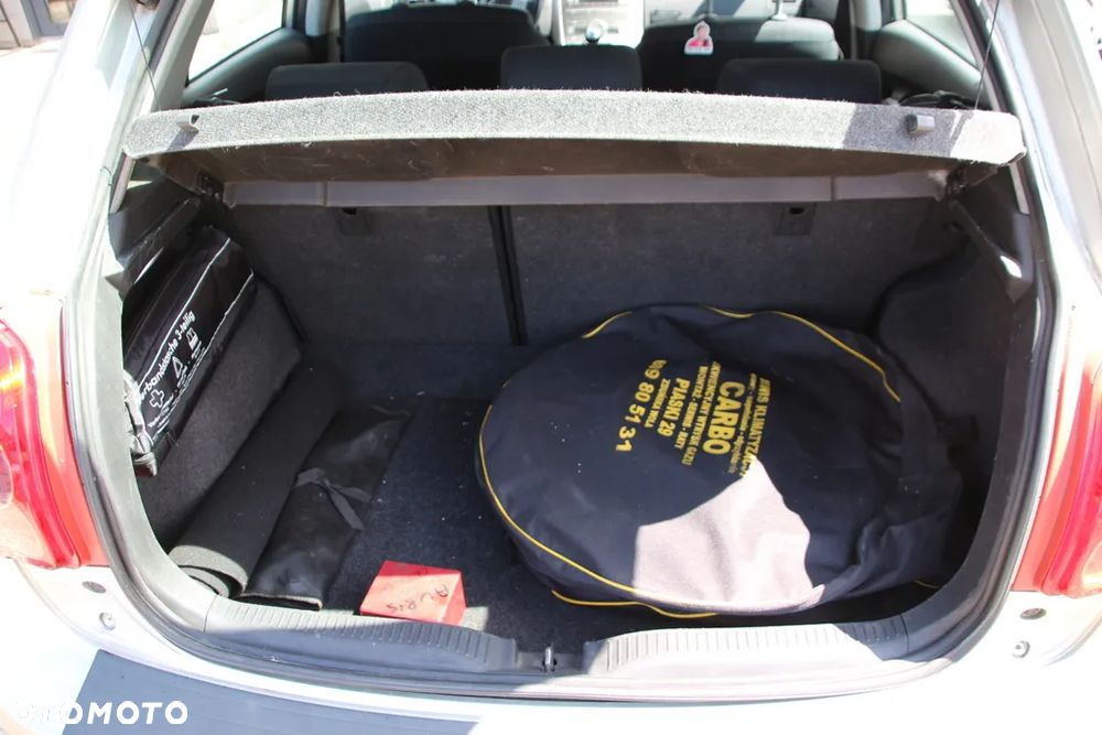 Toyota Auris 1.6 Luna - 15
