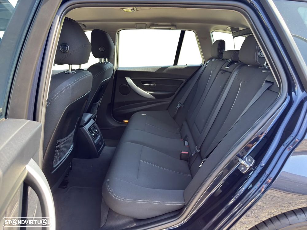 BMW 318 d Line Sport - 13
