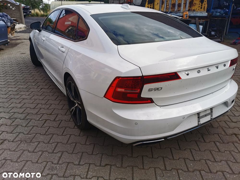 Volvo S90 T6 AWD R-Design - 10