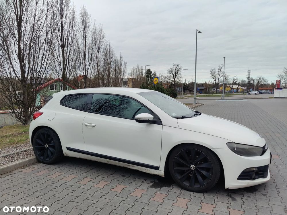 Volkswagen Scirocco 2.0 TDI DSG - 4