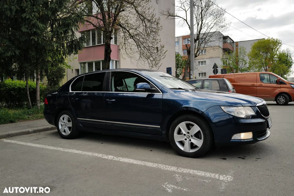 Skoda Superb 2.0 TDI Elegance DSG - 5