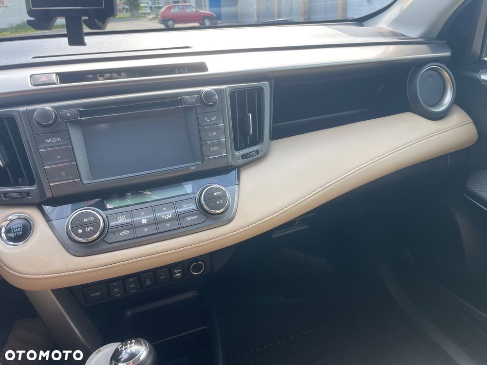 Toyota RAV4 2.0 D-4D Prestige - 8