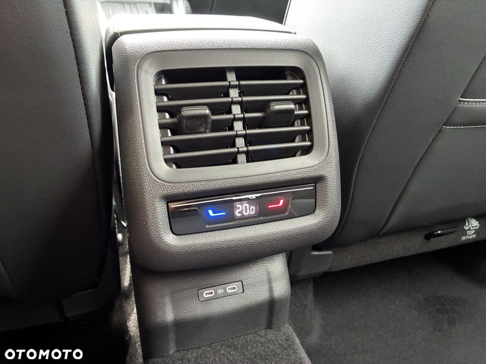 Volkswagen T-Roc - 27