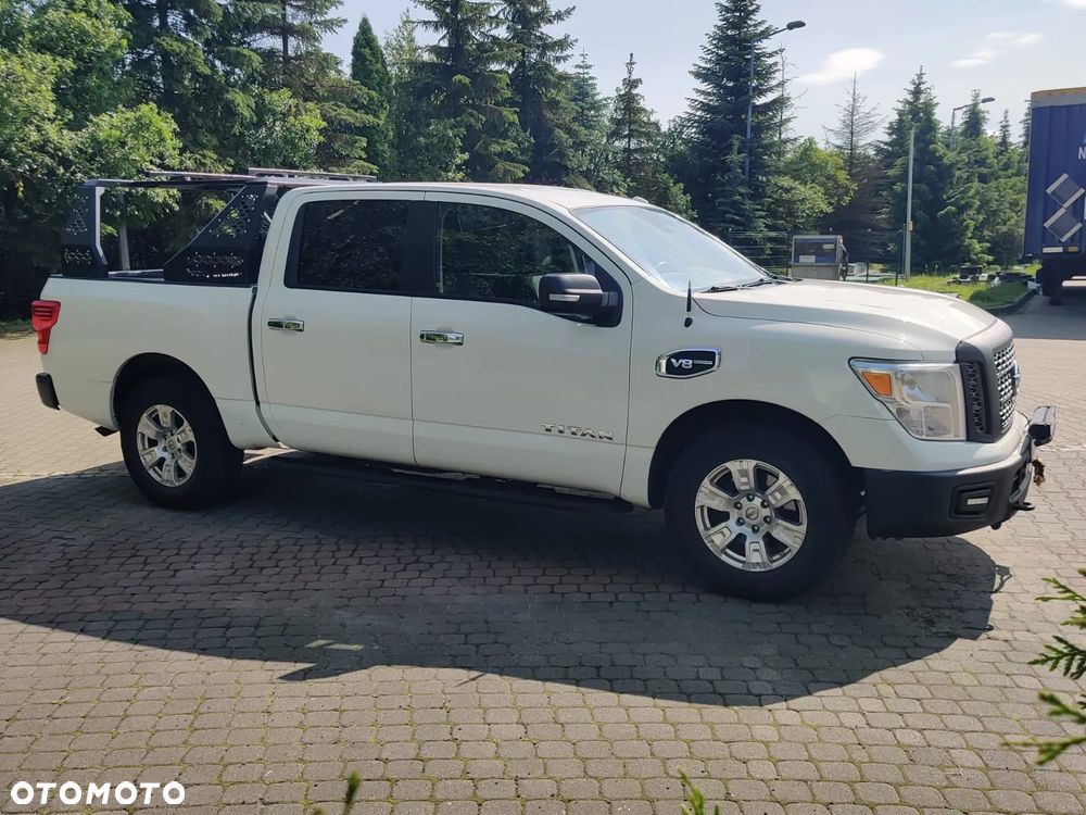 Nissan Titan - 4