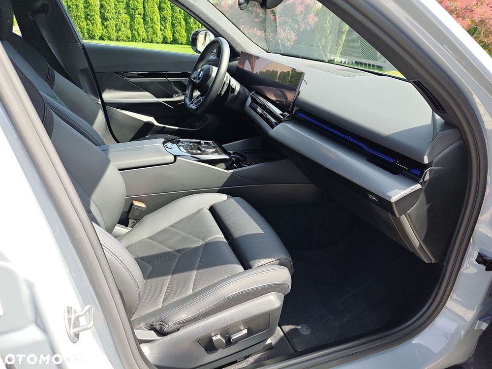BMW Seria 5 520d xDrive mHEV M Sport - 22