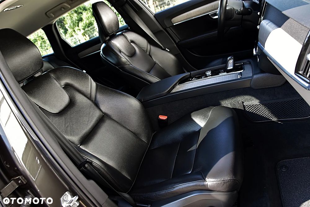 Volvo V90 Cross Country D4 AWD Pro - 18