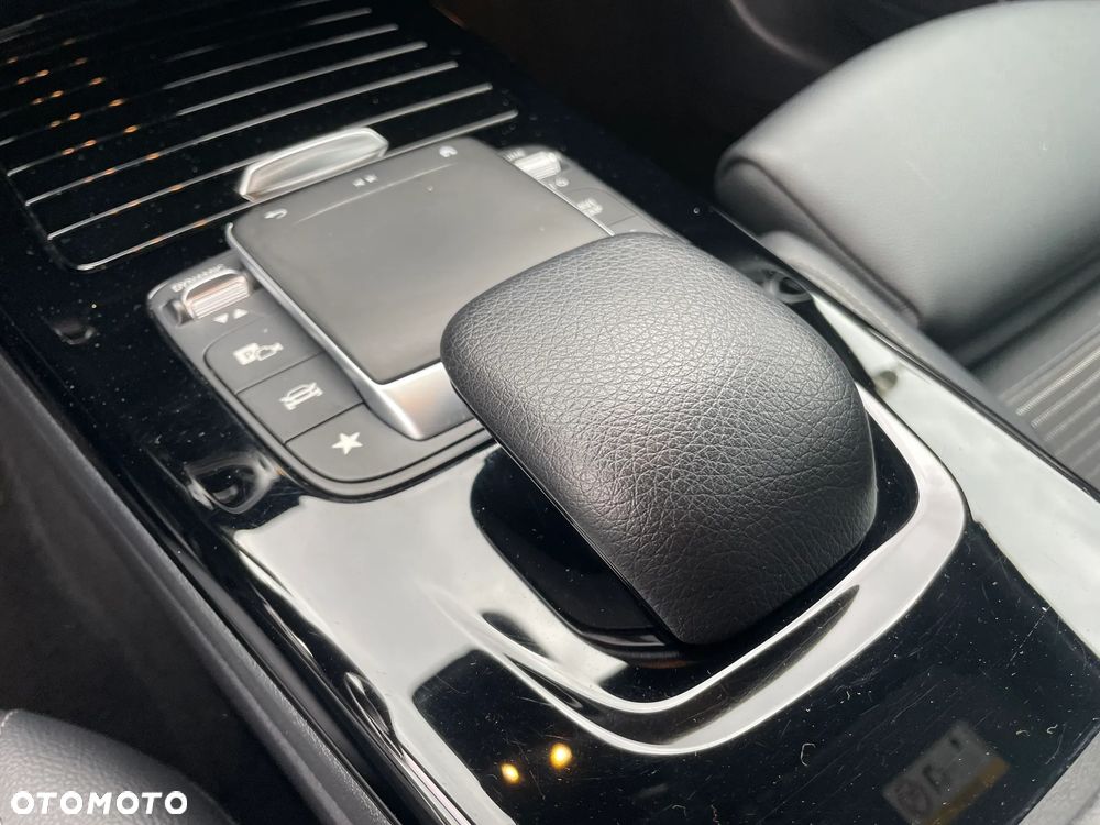 Mercedes-Benz Klasa A 180 Progressive 7G-DCT - 33