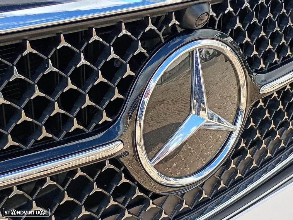 Mercedes-Benz E 300 e AMG Line - 11