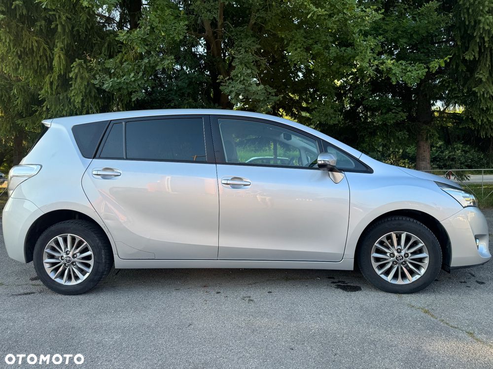 Toyota Verso 1.8 Sol plus NAVI 7os - 33