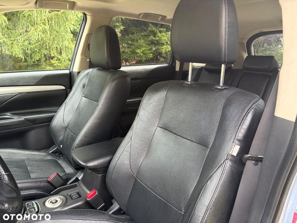 Mitsubishi Outlander - 21