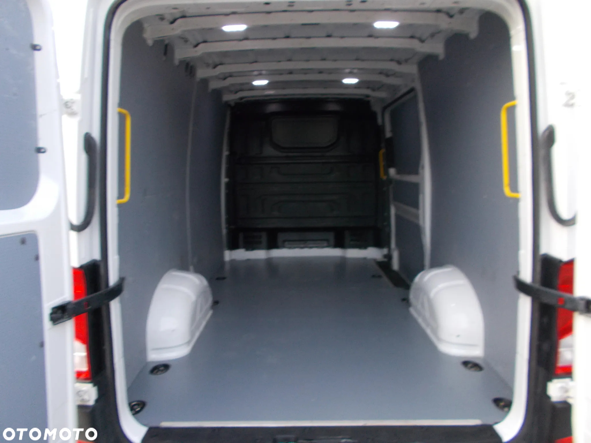 Volkswagen CRAFTER 3,180 TGE - 33