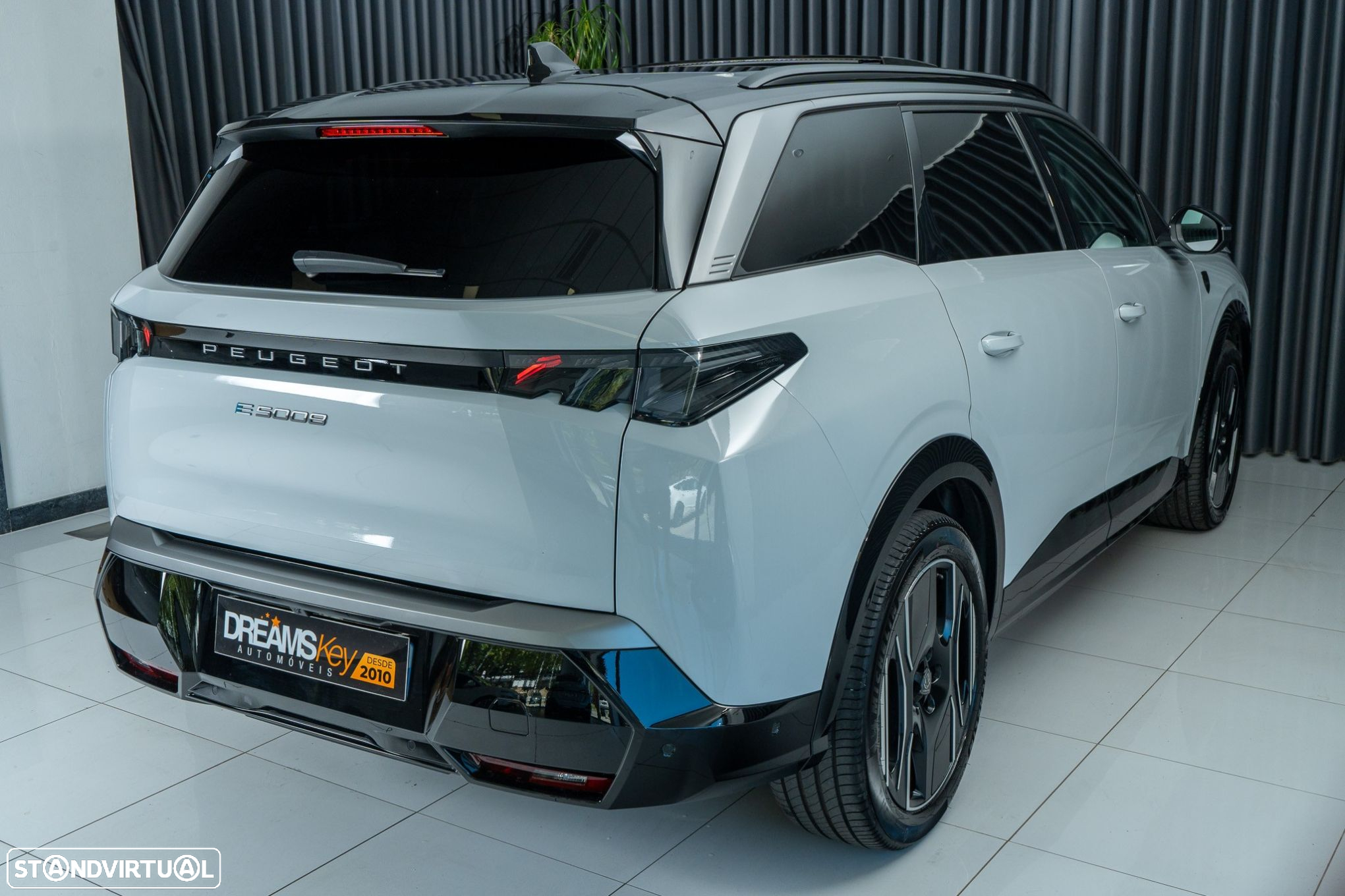 Peugeot E-5008 73 kWh GT - 4