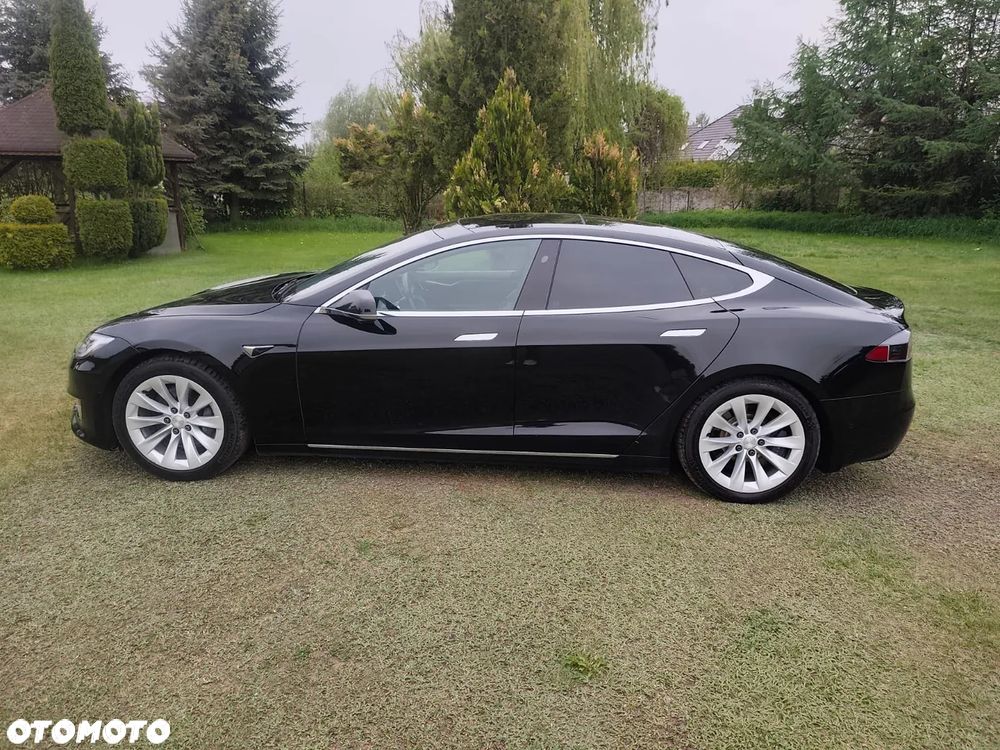 Tesla Model S - 7