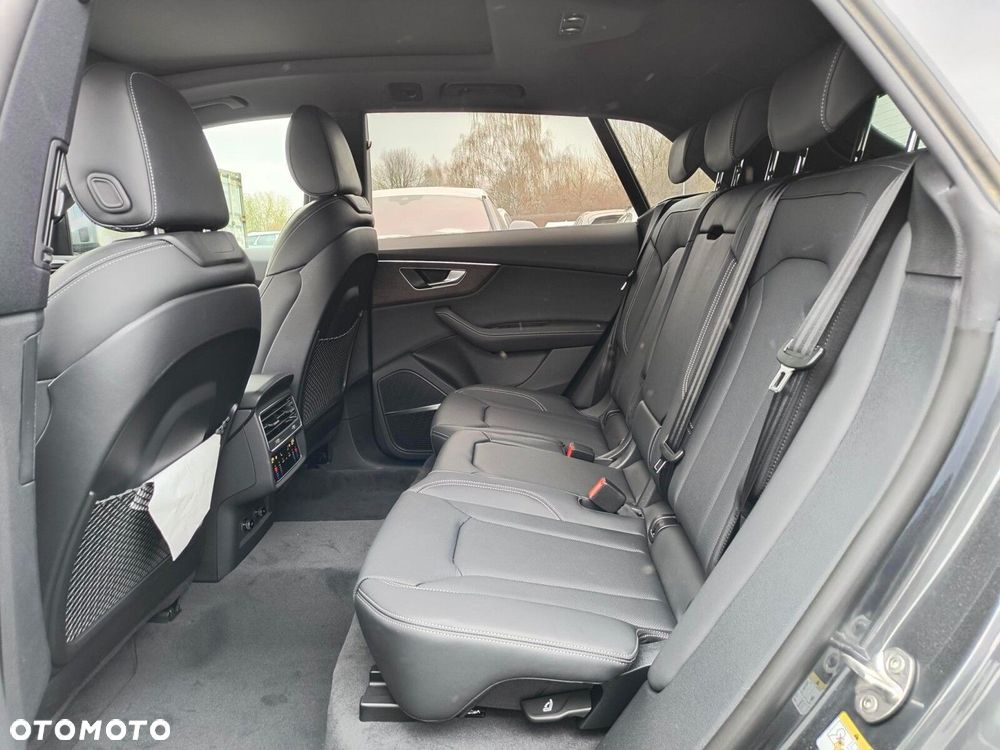 Audi Q8 - 9