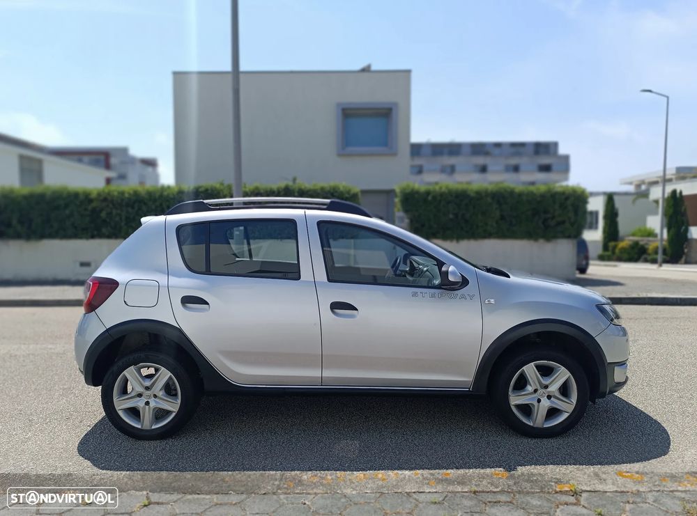 Dacia Sandero 0.9 TCe Stepway - 11