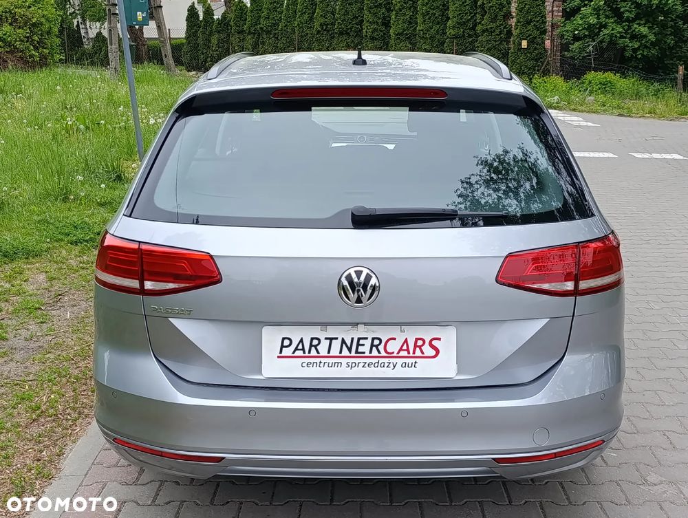 Volkswagen Passat 2.0 TDI SCR Comfortline DSG - 9