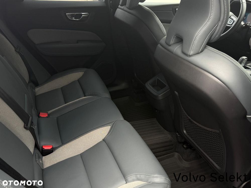 Volvo XC 60 B4 B R-Design - 25