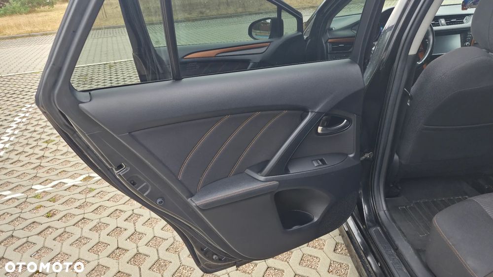 Toyota Avensis 1.8 Prestige - 25