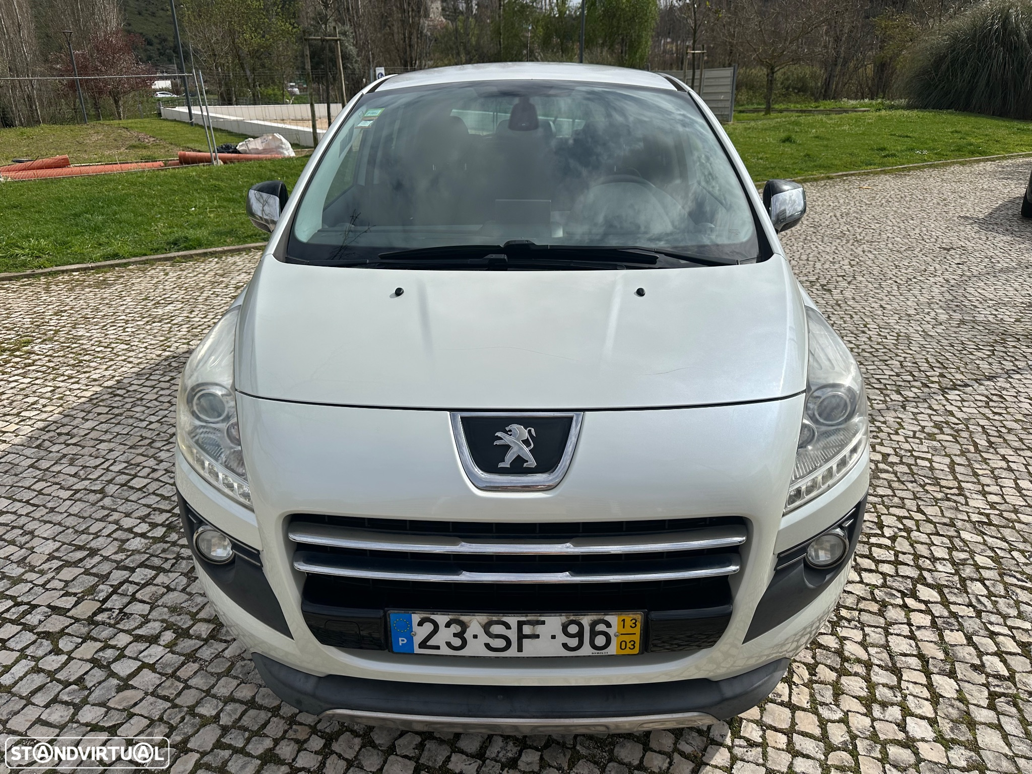 Peugeot 3008 2.0 HDi Hybrid4 99g - 9