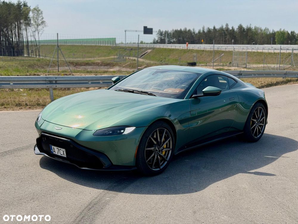 Aston Martin Vantage - 1